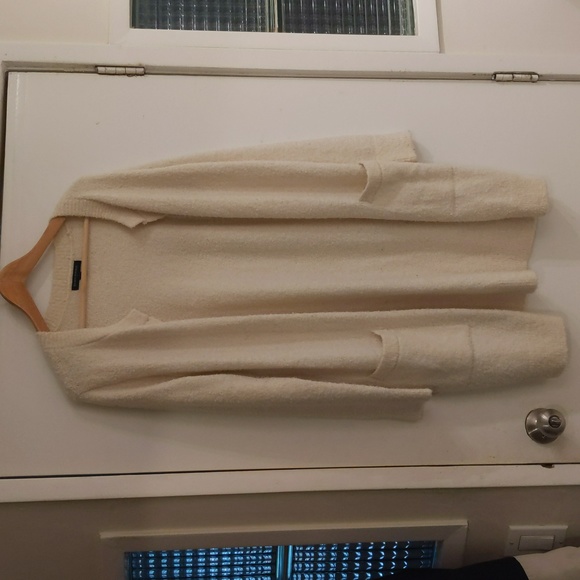 Banana Republic Cream Cardigan - Picture 1 of 5